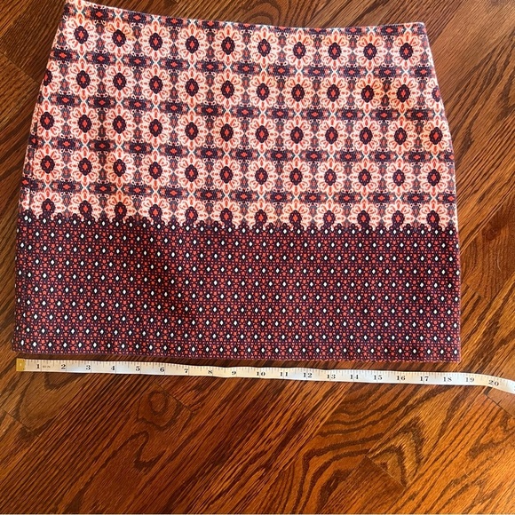 Topshop A-line mini skirt with unique multi
Colored pattern, size 6 - Picture 12 of 12